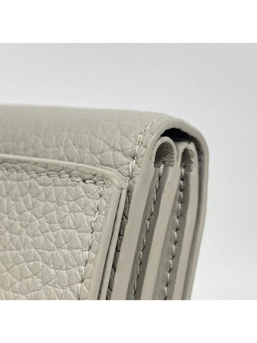Louis Vuitton Trifold Wallet Portefeuille Capucines Tiny Flint Gray